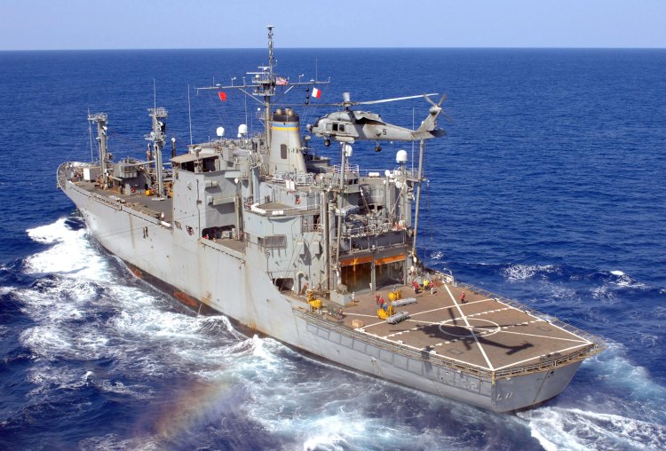 Image: USNS Flint (T-AE 32)[Ammunition Ship]